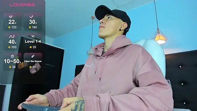 Lobo 17  online show from 12-19-25, 03:43