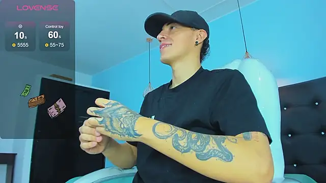 Snapshot of Lobo_17_ chatting on 01-16-26, 03:43 Lobo 17 online show from 01-16-26, 03:43