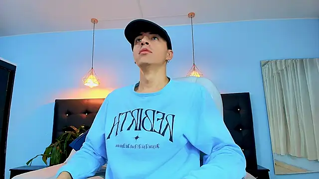 Lobo 17  online show from 03-20-25, 03:56