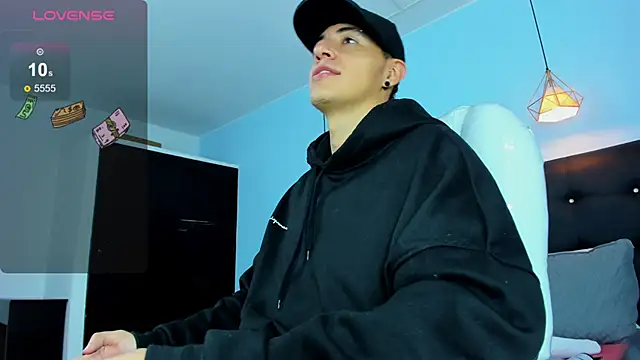 Lobo 17  online show from 12-05-25, 03:49