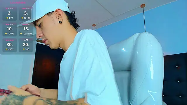 Lobo 17  online show from 09-23-25, 03:35