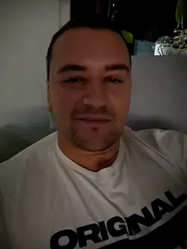 Snapshot of KarlosCarutox chatting on 10-09-25, 04:29 KarlosCarutox online show from 10-09-25, 04:29