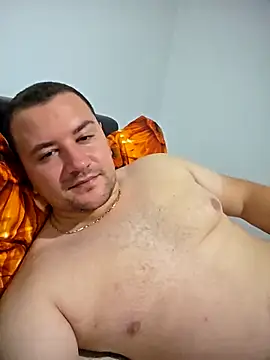 Snapshot of KarlosCarutox chatting on 10-01-25, 07:18 KarlosCarutox online show from 10-01-25, 07:18