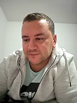 Snapshot of KarlosCarutox chatting on 09-29-25, 05:51 KarlosCarutox online show from 09-29-25, 05:51