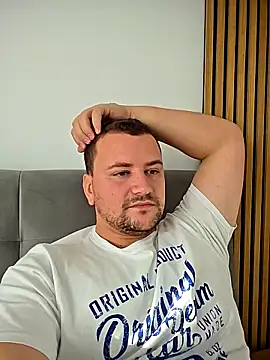 Snapshot of KarlosCarutox chatting on 11-15-25, 01:26 KarlosCarutox online show from 11-15-25, 01:26