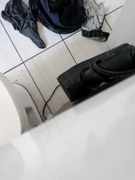 QcMisterv13 online show from 10-14-25, 07:58