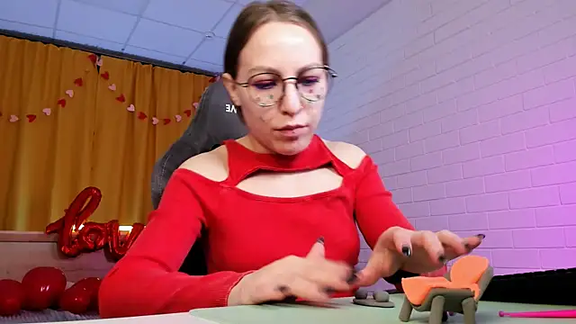 Snapshot of AphexQueen chatting on 02-17-25, 04:17 AphexQueen online show from 02-17-25, 04:17