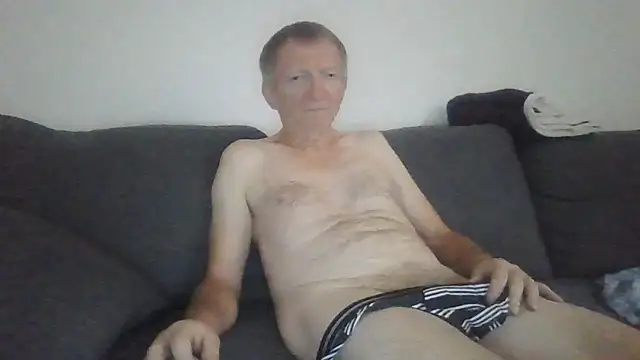 Snapshot of naturiste974 chatting on 07-01-26, 01:44 naturiste974 online show from 07-01-26, 01:44