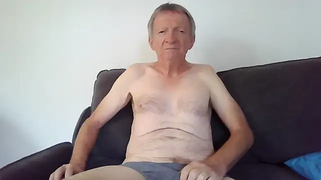 Snapshot of naturiste974 chatting on 02-23-26, 07:53 naturiste974 online show from 02-23-26, 07:53