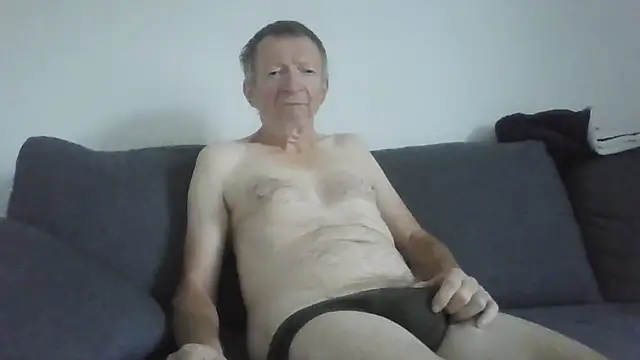 Snapshot of naturiste974 chatting on 07-04-26, 04:41 naturiste974 online show from 07-04-26, 04:41