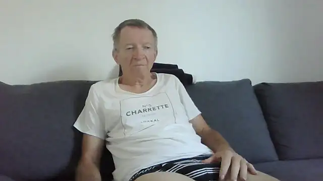 Snapshot of naturiste974 chatting on 06-18-26, 05:28 naturiste974 online show from 06-18-26, 05:28
