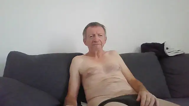 Snapshot of naturiste974 chatting on 07-03-26, 04:02 naturiste974 online show from 07-03-26, 04:02