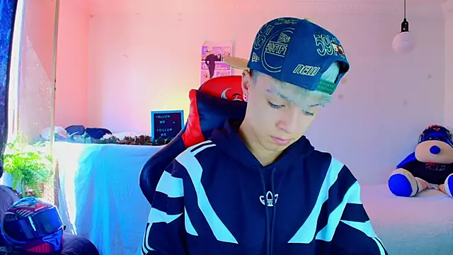 twink sebas  online show from 11-18-25, 03:37