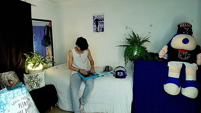 twink sebas  online show from 10-17-25, 03:21