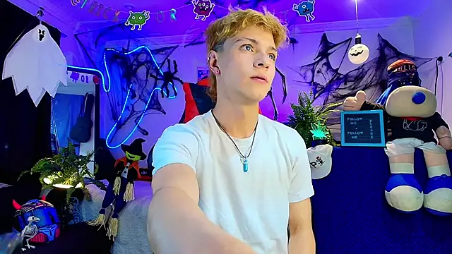 twink sebas  online show from 10-27-25, 04:35