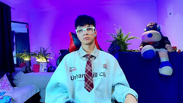 twink sebas  online show from 10-12-25, 07:21