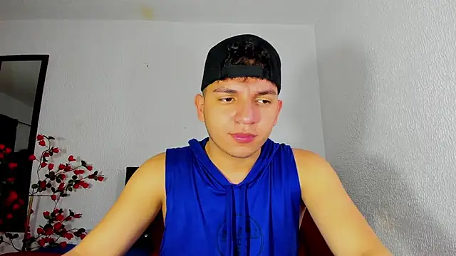 Snapshot of Danielbluestar chatting on 02-24-25, 04:15 Danielbluestar online show from 02-24-25, 04:15