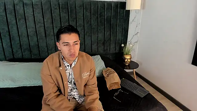 Andy Joy  online show from 11-30-25, 11:22