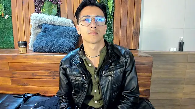 Snapshot of Andy_Joy_ chatting on 06-19-26, 11:38 Andy Joy online show from 06-19-26, 11:38