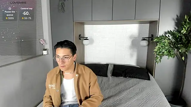 Snapshot of Andy_Joy_ chatting on 05-10-26, 11:03 Andy Joy online show from 05-10-26, 11:03