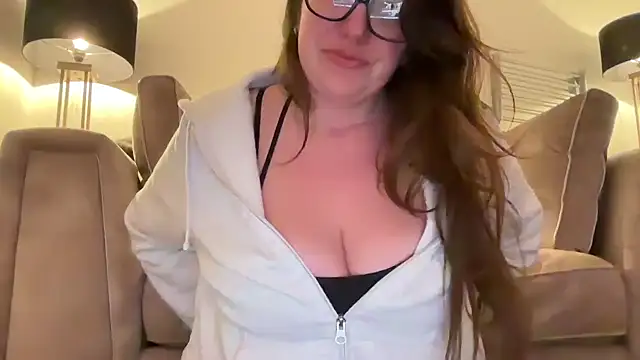 Miss Stassi online show from 01-26-25, 05:13