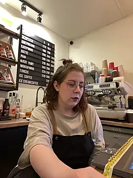 Snapshot of cinnabon_ chatting on 04-29-26, 05:30 cinnabon online show from 04-29-26, 05:30