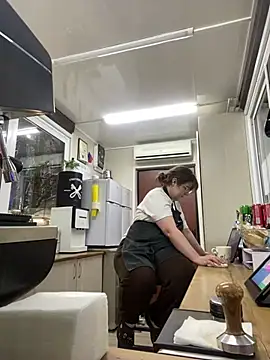 cinnabon  online show from 03-02-25, 03:19