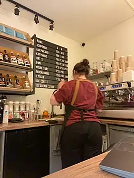 cinnabon  online show from 09-30-25, 04:35