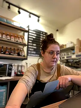 cinnabon  online show from 11-14-25, 12:31