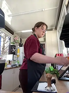 cinnabon  online show from 03-08-25, 08:11