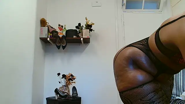 Snapshot of xTALLSEXYBUMx chatting on 10-16-25, 03:59 xTALLSEXYBUMx online show from 10-16-25, 03:59