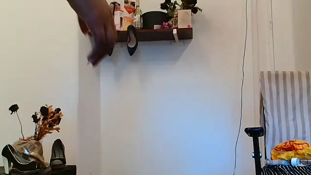 Snapshot of xTALLSEXYBUMx chatting on 09-17-25, 06:04 xTALLSEXYBUMx online show from 09-17-25, 06:04