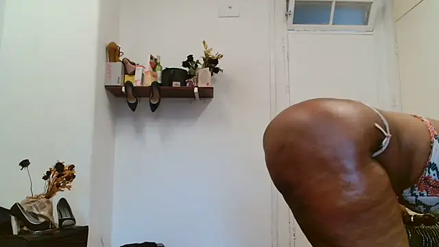 Snapshot of xTALLSEXYBUMx chatting on 09-25-25, 05:46 xTALLSEXYBUMx online show from 09-25-25, 05:46