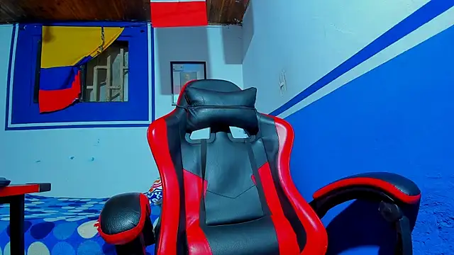 Snapshot of maxowens_oficial chatting on 02-22-26, 07:48 maxowens oficial online show from 02-22-26, 07:48