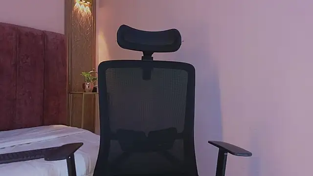 Snapshot of Emy_leon chatting on 11-16-25, 07:13 Emy leon online show from 11-16-25, 07:13