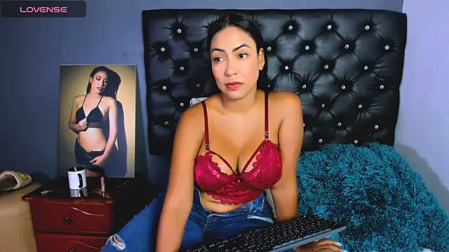 catalinamuss  online show from 05-06-26, 01:59