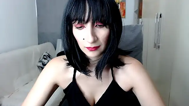 Snapshot of Laura-pervert chatting on 03-04-25, 10:05 Laura-pervert online show from 03-04-25, 10:05