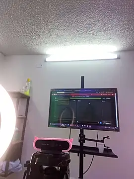 Amber villalobos  online show from 03-14-25, 09:32