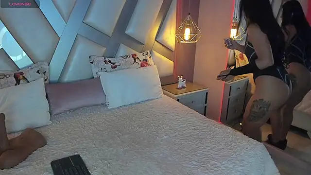 Amber villalobos  online show from 10-24-25, 04:00