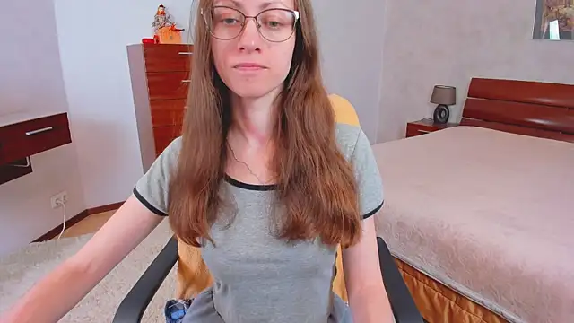 Pantyhose Mila online show from 04-11-26, 07:28