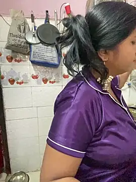 Snapshot of Tameesh_sexy_mistress chatting on 04-18-26, 04:37 Tameesh sexy mistress online show from 04-18-26, 04:37