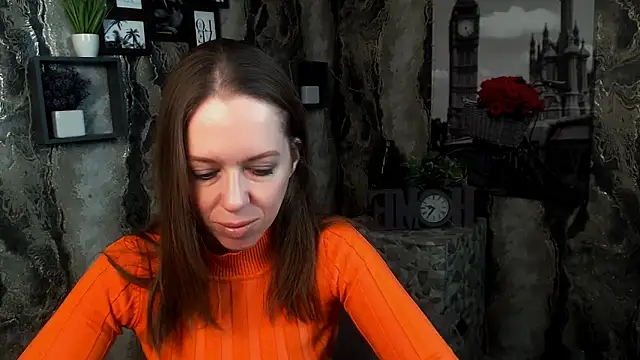 GloriaSi  online show from 12-15-25, 06:52