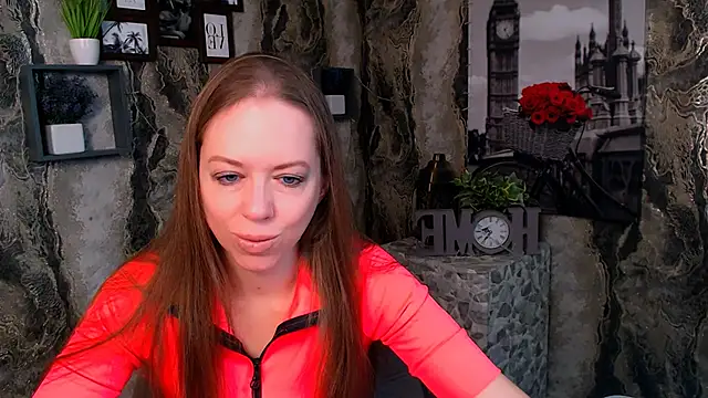 GloriaSi  online show from 10-30-25, 05:28