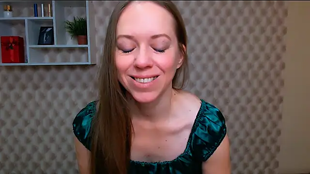 GloriaSi  online show from 10-17-25, 05:00