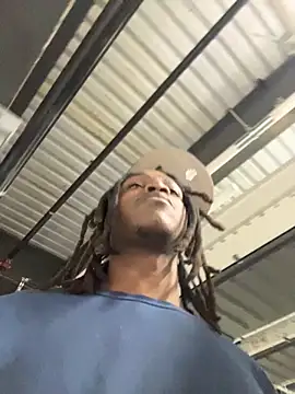 sneakylink13   online show from 10-29-25, 06:07