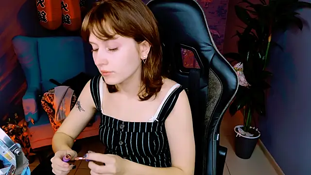 Snapshot of LolaAsmus chatting on 10-11-25, 07:53 LolaAsmus online show from 10-11-25, 07:53