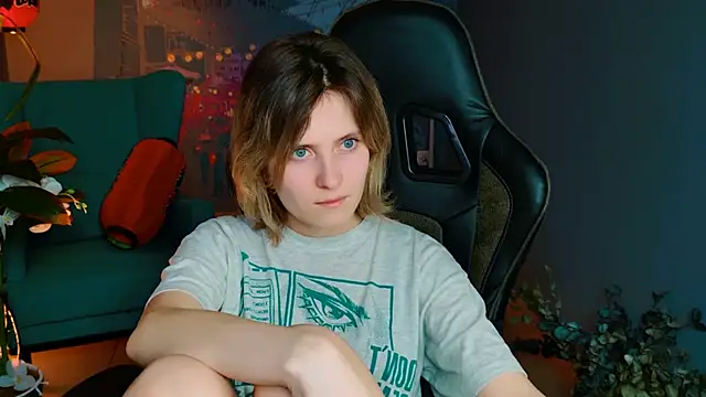 Snapshot of LolaAsmus chatting on 02-21-25, 04:16 LolaAsmus online show from 02-21-25, 04:16