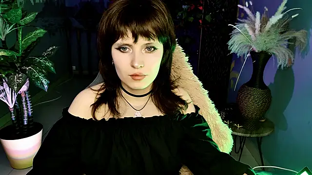 Snapshot of LolaAsmus chatting on 04-13-26, 09:24 LolaAsmus online show from 04-13-26, 09:24