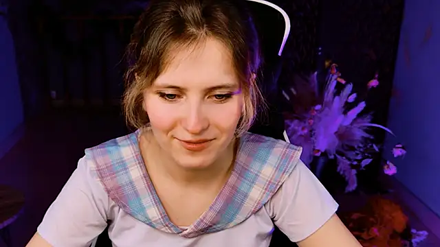 Snapshot of LolaAsmus chatting on 02-15-25, 11:17 LolaAsmus online show from 02-15-25, 11:17
