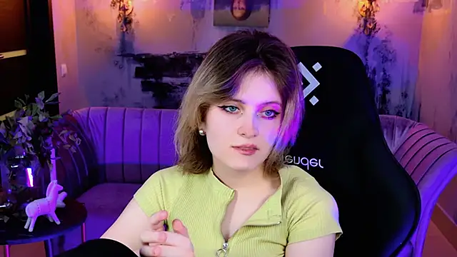 Snapshot of LolaAsmus chatting on 02-25-25, 11:10 LolaAsmus online show from 02-25-25, 11:10